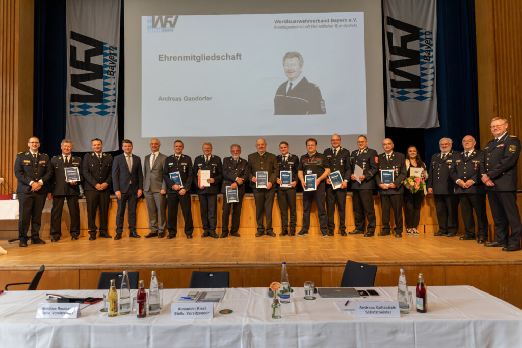 3: Gruppenbild aller Geehrten der Landestagung 202